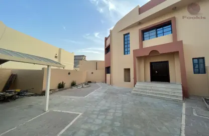 Compound - 3 Bedrooms - 4 Bathrooms for rent in Al Jamiaa Street - Al Markhiya - Doha