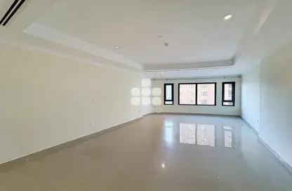 Apartment - 1 Bedroom - 2 Bathrooms for rent in Tower 28 - Porto Arabia - The Pearl Island - Doha