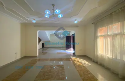 Villa - 4 Bedrooms - 4 Bathrooms for rent in Izghawa - Izghawa - Doha