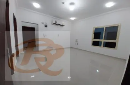 Apartment - 2 Bedrooms - 2 Bathrooms for rent in Bin Omran 35 - Fereej Bin Omran - Doha