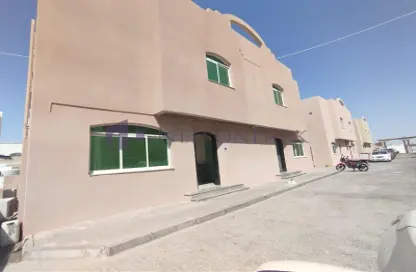 Villa - 3 Bedrooms - 3 Bathrooms for rent in Ain Khaled - Ain Khaled - Doha