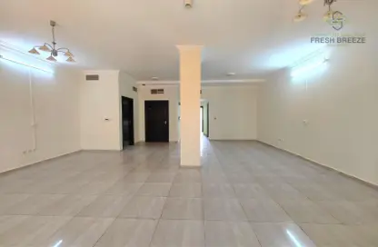 Apartment - 2 Bedrooms - 3 Bathrooms for rent in Umm Ghwailina Comm - Umm Ghuwalina - Umm Ghuwailina - Doha