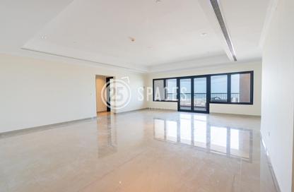 Apartment - 2 Bedrooms - 3 Bathrooms for sale in West Porto Drive - Porto Arabia - The Pearl Island - Doha