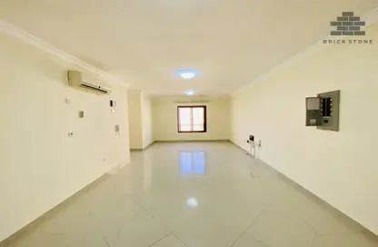 Apartment - 4 Bedrooms - 2 Bathrooms for rent in Anas Street - Fereej Bin Mahmoud North - Fereej Bin Mahmoud - Doha