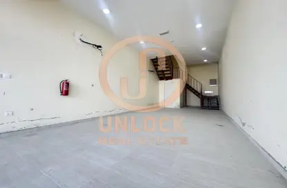 Shop - Studio - 1 Bathroom for rent in Jerry Al Samur - Birkat Al Awamer - Al Wakra