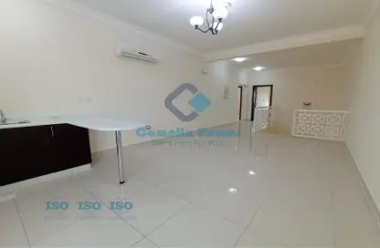 Villa - 4 Bedrooms - 4 Bathrooms for rent in Muraikh - AlMuraikh - Doha