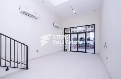 Shop - Studio - 1 Bathroom for rent in Old Airport Road - Old Airport Road - Doha