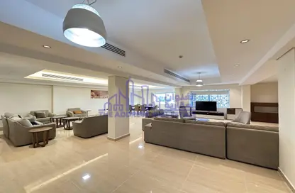 Apartment - 3 Bedrooms - 5 Bathrooms for rent in Al Mirqab Al Jadeed - Doha