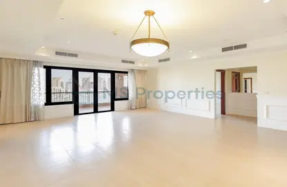 Apartment - 2 Bedrooms - 3 Bathrooms for rent in West Porto Drive - Porto Arabia - The Pearl Island - Doha