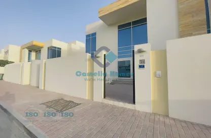 Villa - 4 Bedrooms - 5 Bathrooms for rent in Ain Khaled - Ain Khaled - Doha