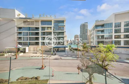 Apartment - 1 Bedroom - 2 Bathrooms for sale in Gewan Island - The Pearl Island - Doha