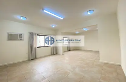 Apartment - 3 Bedrooms - 3 Bathrooms for rent in Al Mansoura - Al Mansoura - Doha