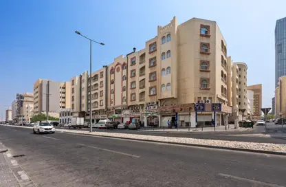 Shop - Studio - 1 Bathroom for rent in Fereej Bin Mahmoud - Doha