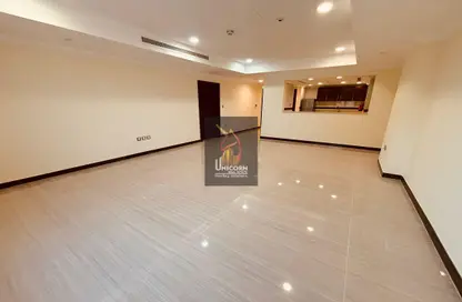 Apartment - 1 Bedroom - 2 Bathrooms for rent in West Porto Drive - Porto Arabia - The Pearl Island - Doha