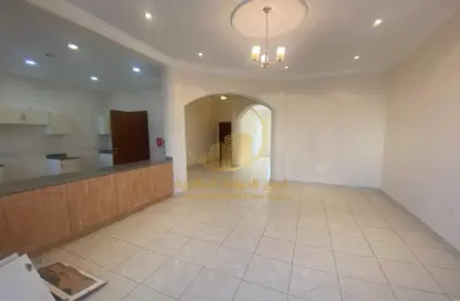 Villa - 5 Bedrooms - 4 Bathrooms for rent in Wadi Al Markh - Muraikh - AlMuraikh - Doha