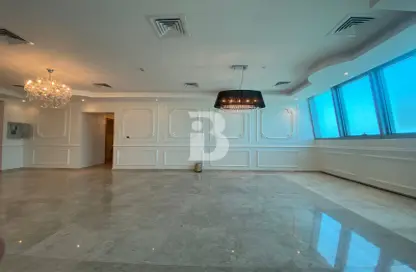 Apartment - 3 Bedrooms - 5 Bathrooms for rent in Zig Zag Tower A - Zig Zag Towers - West Bay - Doha