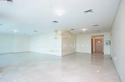 Empty Room image for: Apartment - 3 Bedrooms - 5 Bathrooms for sale in Zig Zag Tower B - Zig Zag Towers - West Bay - Doha, Image 1