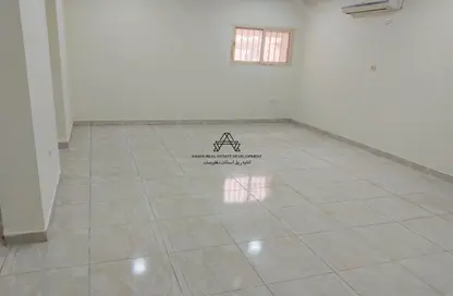 Apartment - 3 Bedrooms - 3 Bathrooms for rent in Al Mansoura - Al Mansoura - Doha