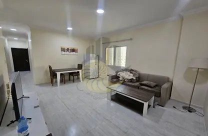 Apartment - 2 Bedrooms - 1 Bathroom for rent in Umm Ghwailina Comm - Umm Ghuwalina - Umm Ghuwailina - Doha