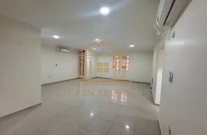 Apartment - 2 Bedrooms - 2 Bathrooms for rent in Al Nasr Street - Al Nasr - Doha