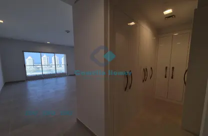 Apartment - 1 Bedroom - 2 Bathrooms for rent in Al Mutahidah Tower - Viva Bahriyah - The Pearl Island - Doha