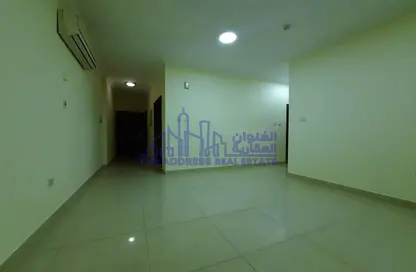 Apartment - 2 Bedrooms - 2 Bathrooms for rent in Al Nasr Street - Al Nasr - Doha