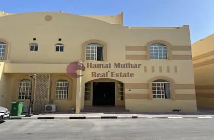 Villa - 5 Bedrooms - 4 Bathrooms for rent in Ain Khaled Villas - Ain Khaled - Doha