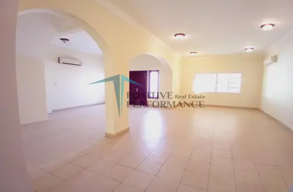 Villa - 5 Bedrooms - 5 Bathrooms for rent in Muaither North - Muaither Area - Doha