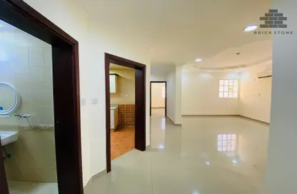 Apartment - 2 Bedrooms - 2 Bathrooms for rent in Anas Street - Fereej Bin Mahmoud North - Fereej Bin Mahmoud - Doha