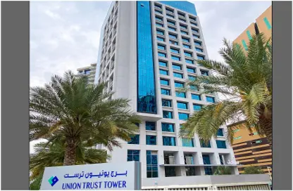 Show Room - Studio - 4 Bathrooms for rent in Lusail City - Lusail