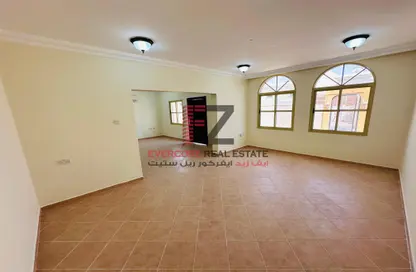 Villa - 4 Bedrooms - 4 Bathrooms for rent in Ain Khaled - Ain Khaled - Doha