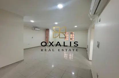 Apartment - 2 Bedrooms - 2 Bathrooms for rent in Al Nasr Street - Al Nasr - Doha