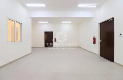 Staff Accommodation - Studio for rent in East Industrial Street - Birkat Al Awamer - Al Wakra