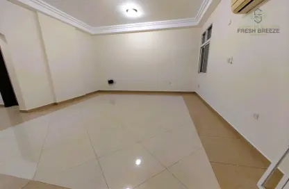 Apartment - 2 Bedrooms - 2 Bathrooms for rent in Doha Al Jadeed - Doha