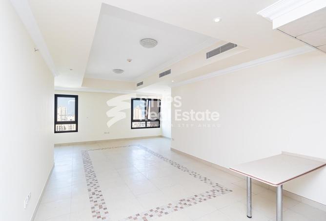 Apartment - 1 Bathroom for rent in West Porto Drive - Porto Arabia - The Pearl Island - Doha