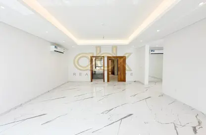 Villa - 6 Bedrooms - 5 Bathrooms for rent in Ammar Bin Yasser Street - Al Aziziyah - Doha