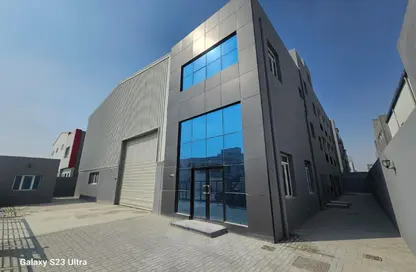 Warehouse - Studio - 4 Bathrooms for rent in East Industrial Street - Birkat Al Awamer - Al Wakra