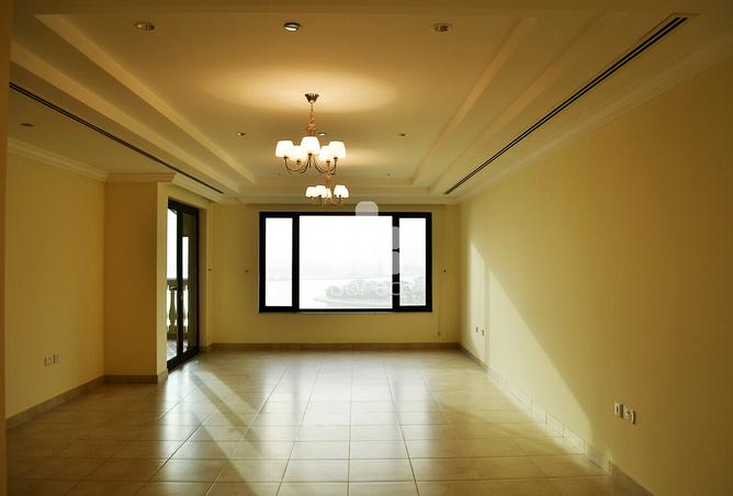 Apartment - 1 Bedroom - 1 Bathroom for rent in Burj Eleganté - Porto Arabia - The Pearl Island - Doha