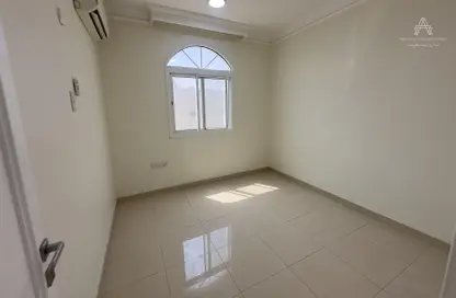 Apartment - 2 Bedrooms - 2 Bathrooms for rent in Al Nasr Street - Al Nasr - Doha