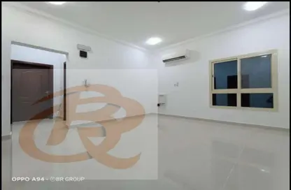 Apartment - 2 Bedrooms - 2 Bathrooms for rent in Bin Omran - Fereej Bin Omran - Doha